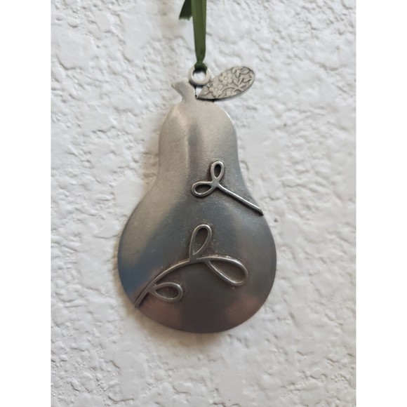 Beehive Kitchenware Company 2007 Pear Fruit Ornament Christmas Holiday Pewter 4" - Picture 1 of 6